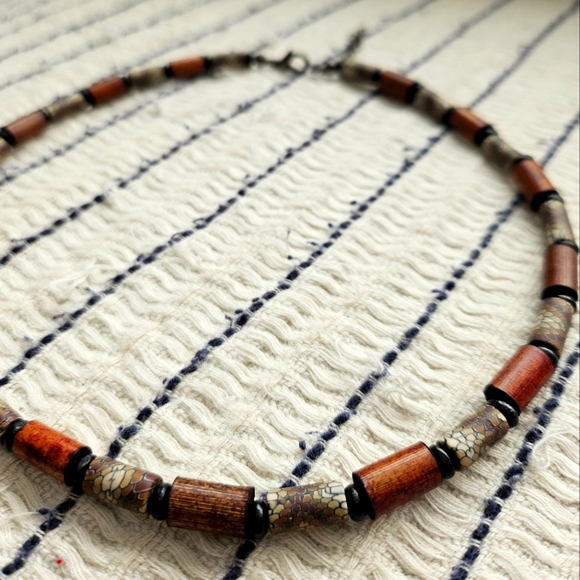 Vintage Necklace - Picture 2 of 3